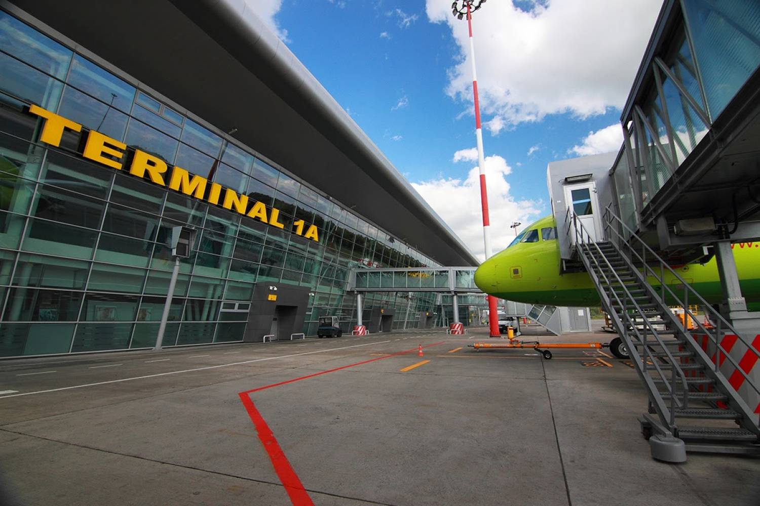 Летное поле, Аэропорт Казань